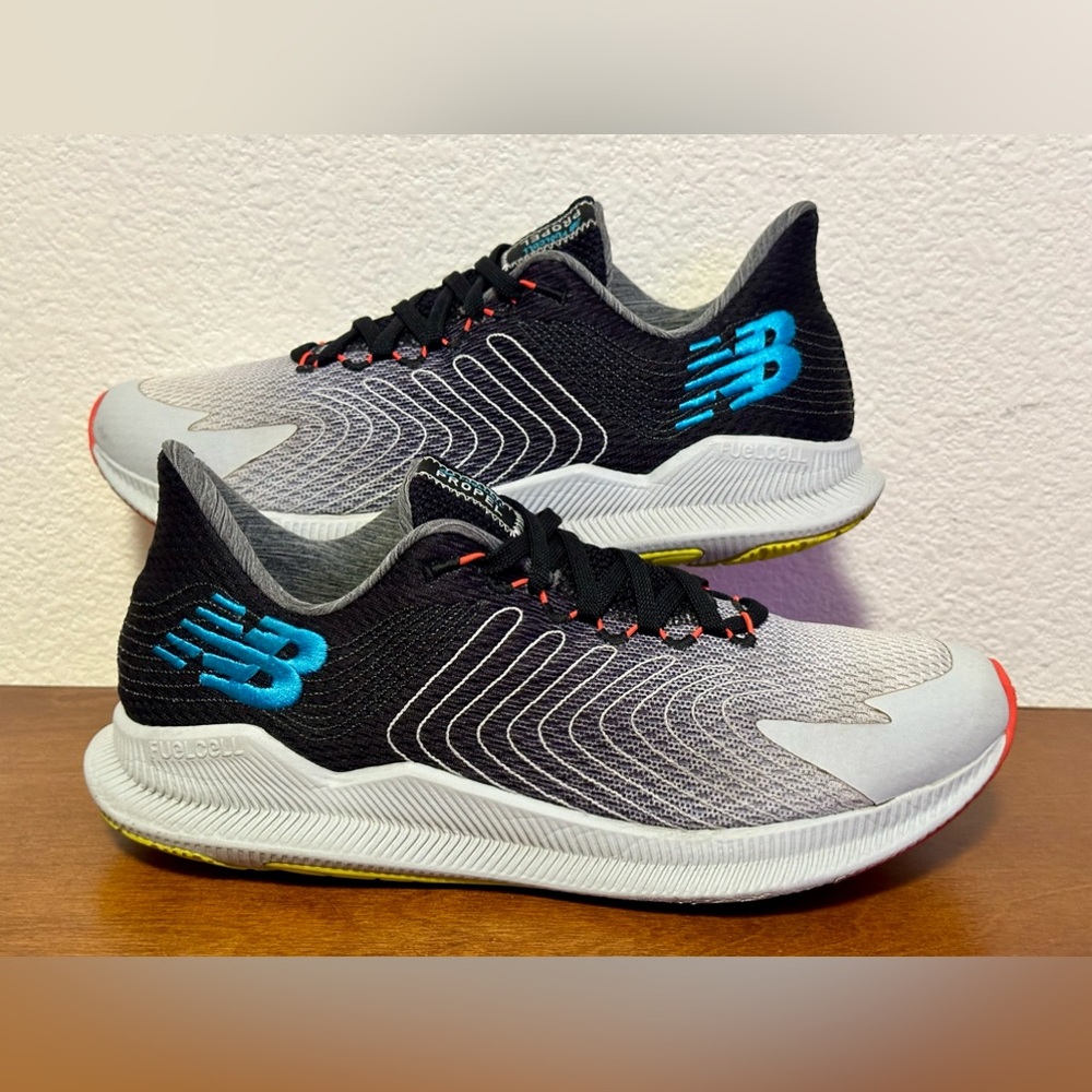 New Balance Fuelcell Propel
Mens Training Shoes Size 11